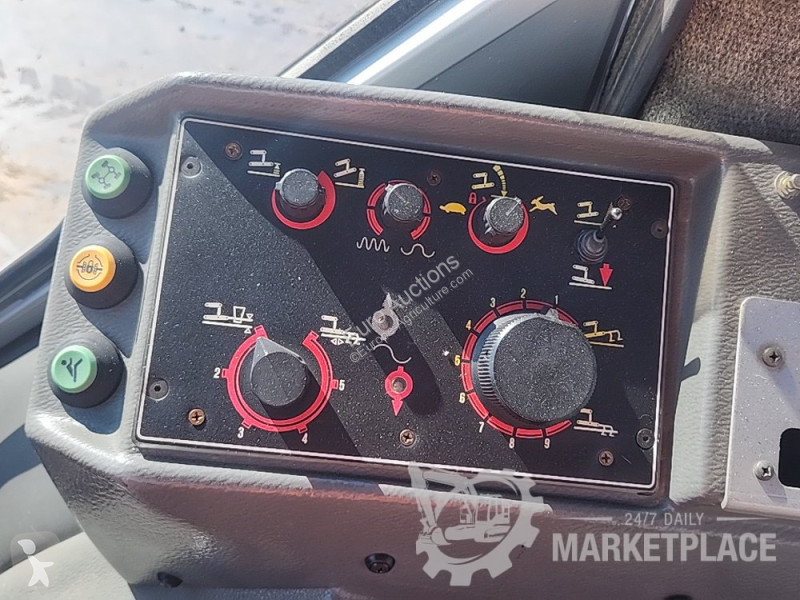 Сільськогосподарський трактор Massey Ferguson 3060