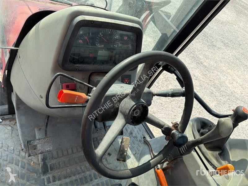 Сільськогосподарський трактор Massey Ferguson 4345