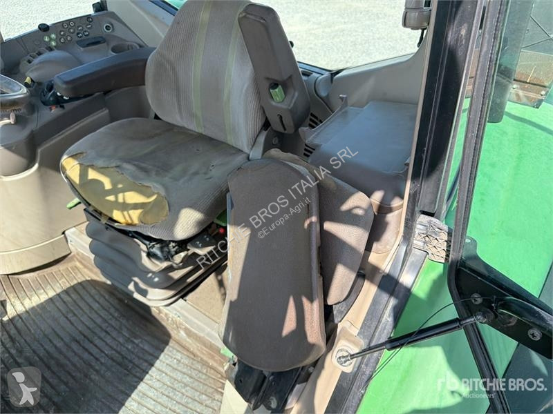 Tractor John Deere 6930 4WD Tractor