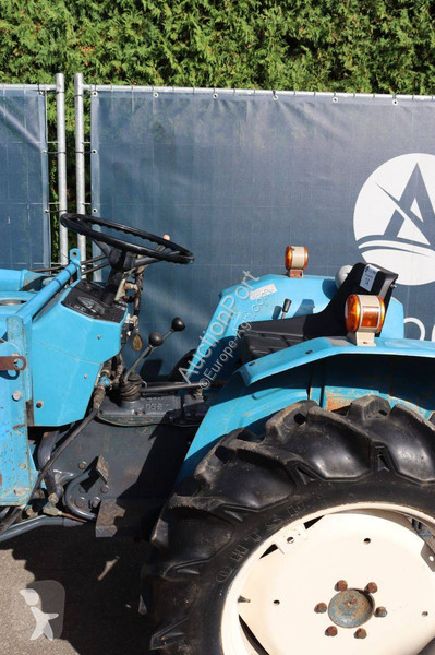 Tractor agrícola Mitsubishi D2000