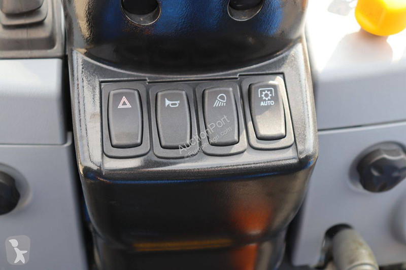 Tracteur agricole New Holland Boomer 55