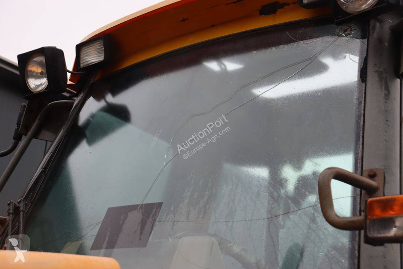 Zemědělský traktor JCB Fastrac 1135