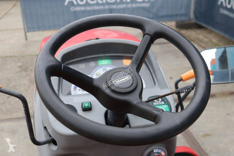 Zemědělský traktor Yanmar CT118