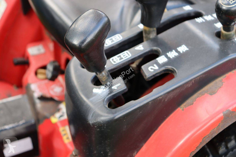 Zemědělský traktor Mitsubishi MT15F
