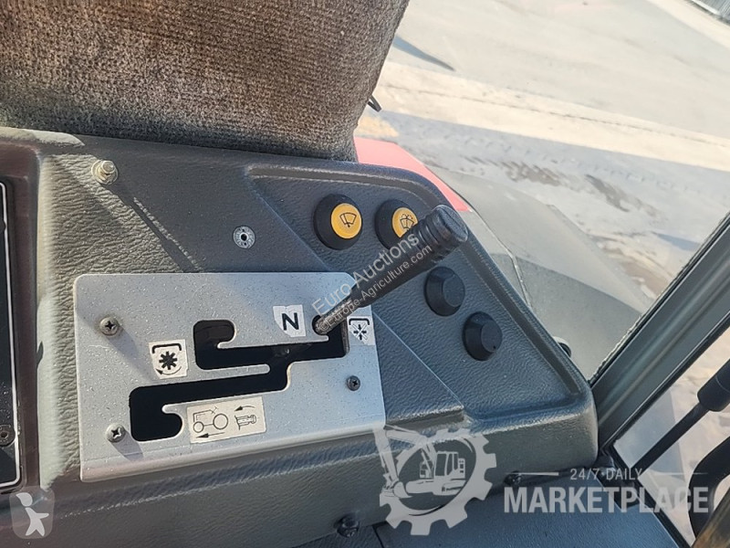 Сільськогосподарський трактор Massey Ferguson 3060