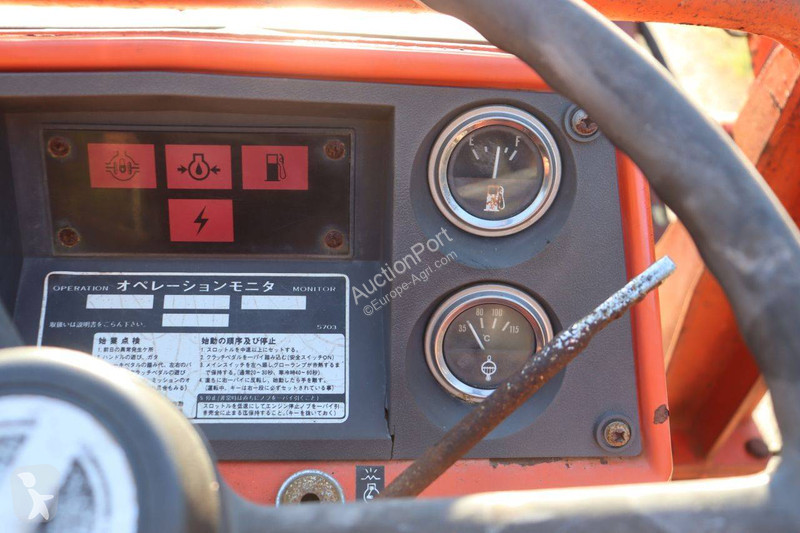 Zemědělský traktor Hinomoto E264
