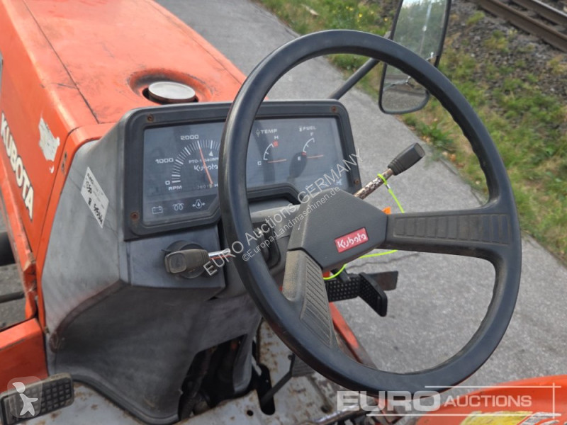 Tractor Kubota ST30