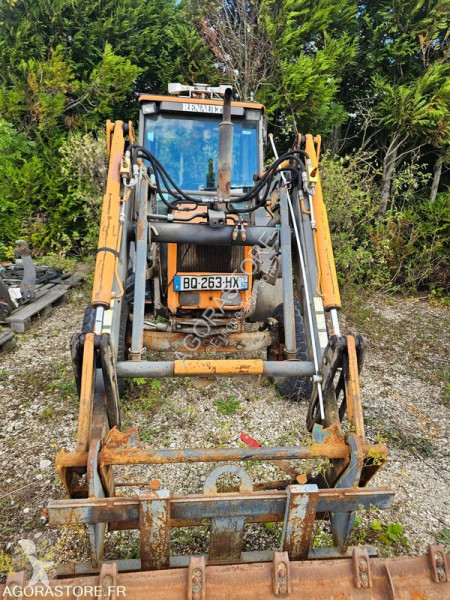 Tractor Renault R3143