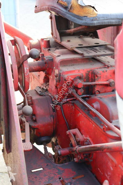 Tractor agrícola Mc Cormick 353