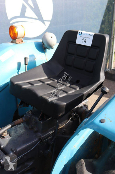 Tractor agrícola Mitsubishi D2000