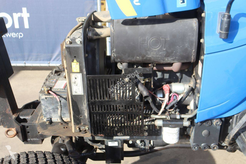 Tracteur agricole New Holland Boomer 2030