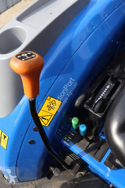Tracteur agricole New Holland Boomer 55