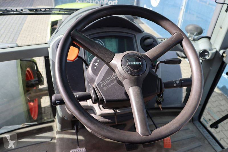 Zemědělský traktor Claas Arion 620
