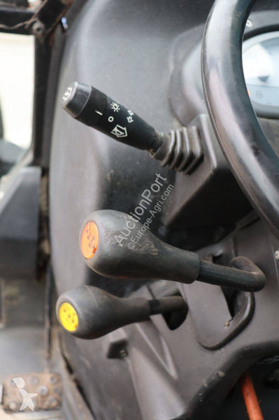 Zemědělský traktor New Holland T3030
