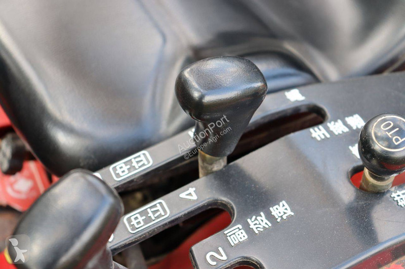 Zemědělský traktor Mitsubishi MT15F