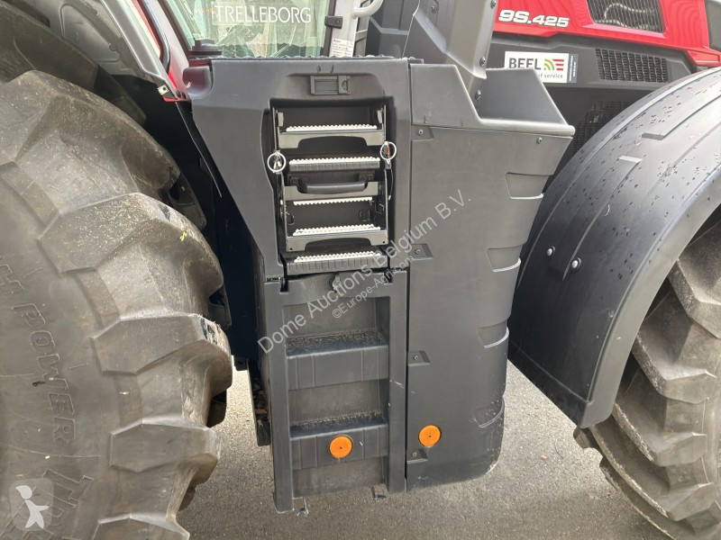 Zemědělský traktor Massey Ferguson 9S.425...