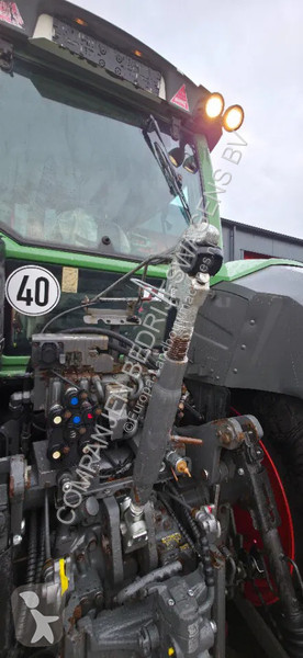 Lantbrukstraktor Fendt 822 Vario 833