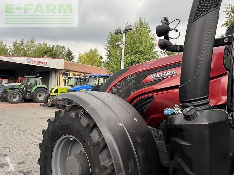 Valtra  t234 versu smarttouch tractor