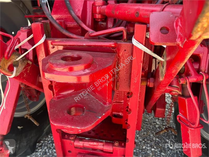 Tractor  MC135