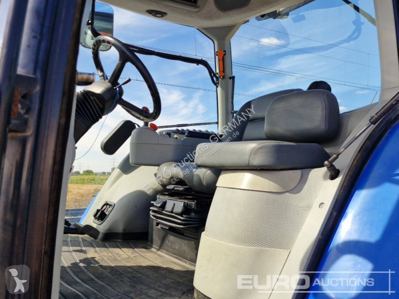 Tracteur agricole New Holland T8050