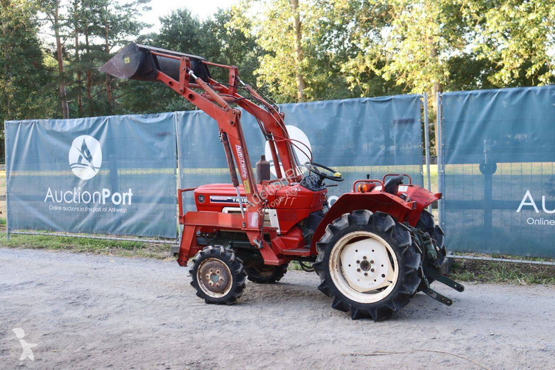 جرار زراعي Yanmar YM1802D