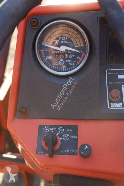 Zemědělský traktor Hinomoto E264
