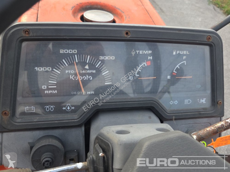 Tractor Kubota ST30