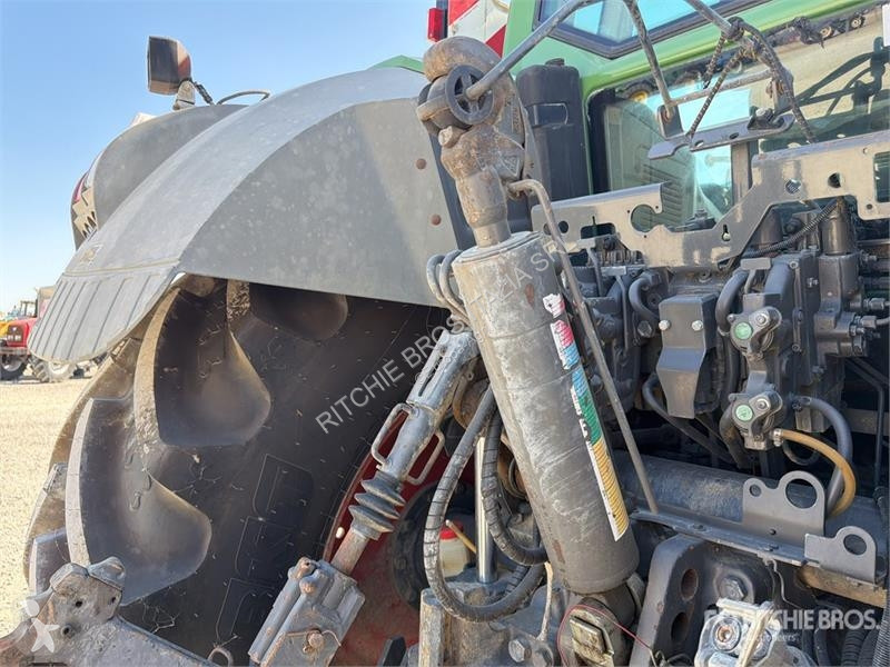 Сільськогосподарський трактор Fendt 828 Vario