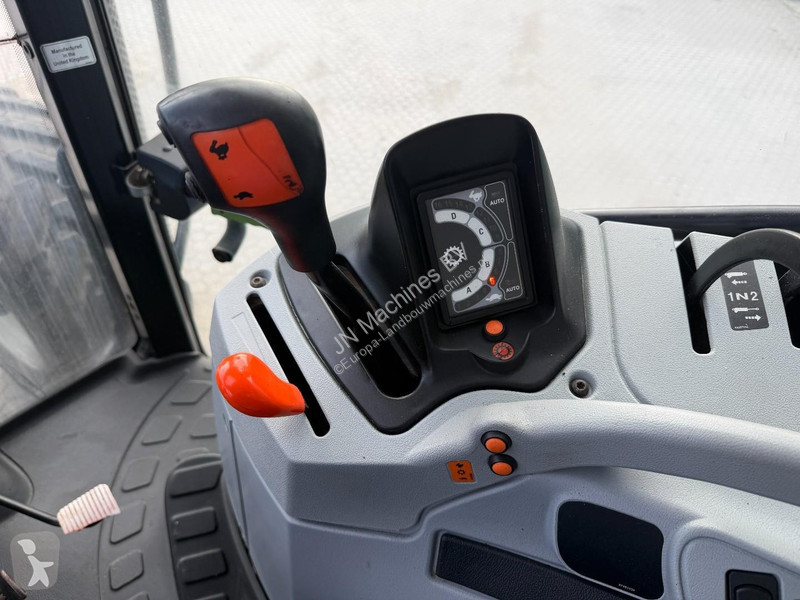 Mezőgazdasági traktor New Holland T6050