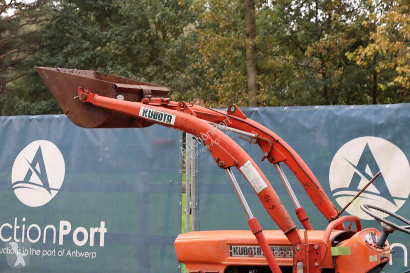 Kubota L2000DT tractor