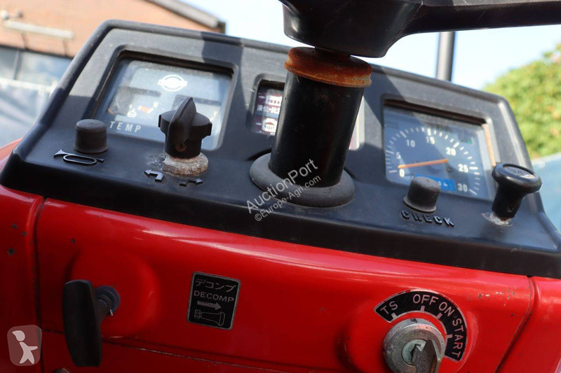Tractor agrícola Yanmar YM2000B