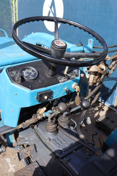Tractor agrícola Mitsubishi D2000