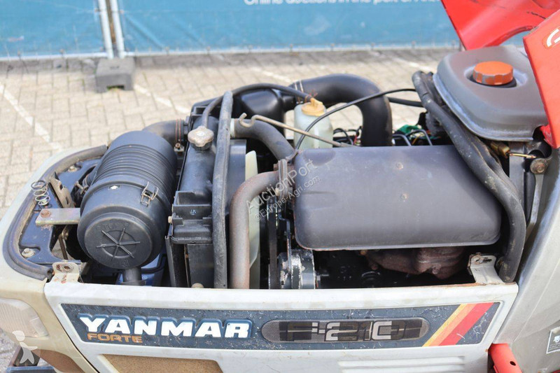 Tractor agrícola Yanmar F220D