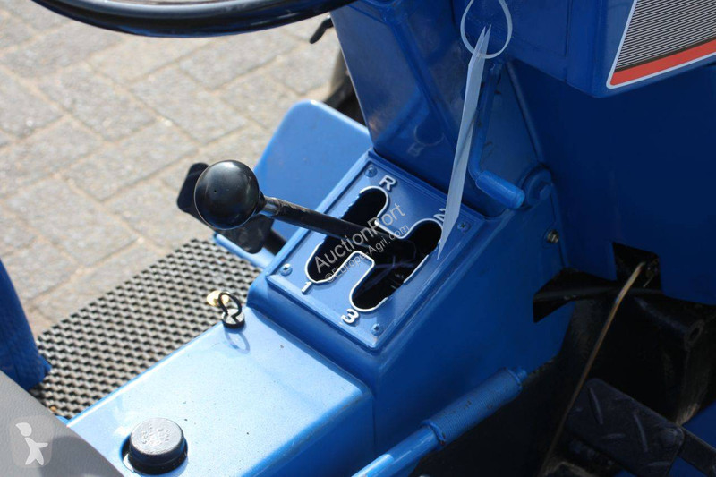 Tractor agrícola Iseki TL1900F