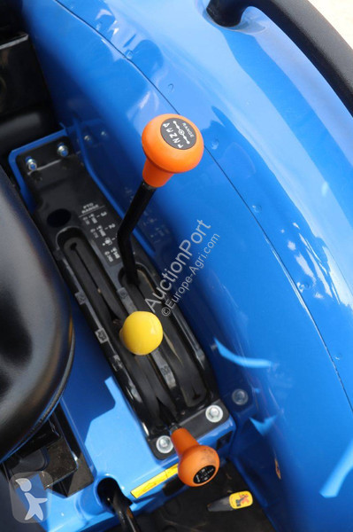 Tracteur agricole New Holland Boomer 55