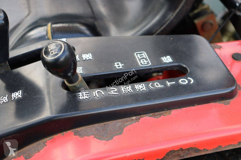 Zemědělský traktor Mitsubishi MT15F