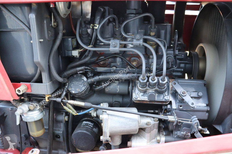 Сільськогосподарський трактор Shibaura P15F