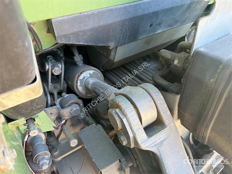 Сільськогосподарський трактор Fendt 716 Vario