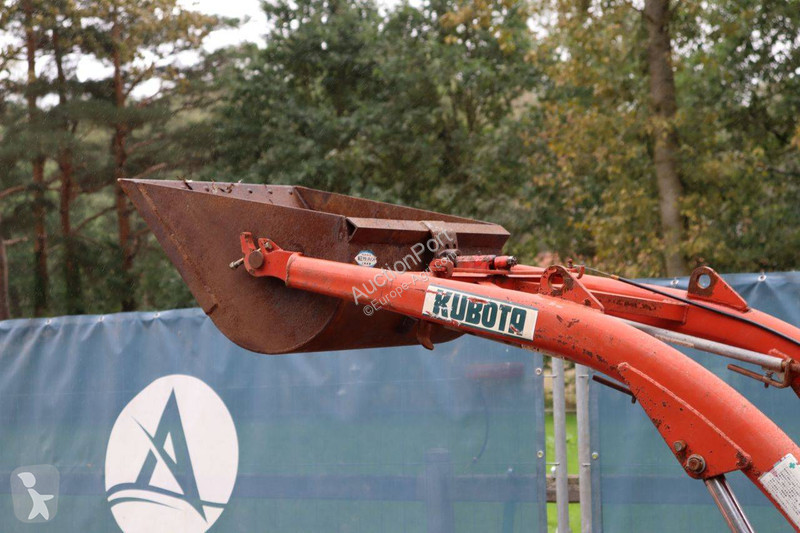 Kubota L2000DT tractor