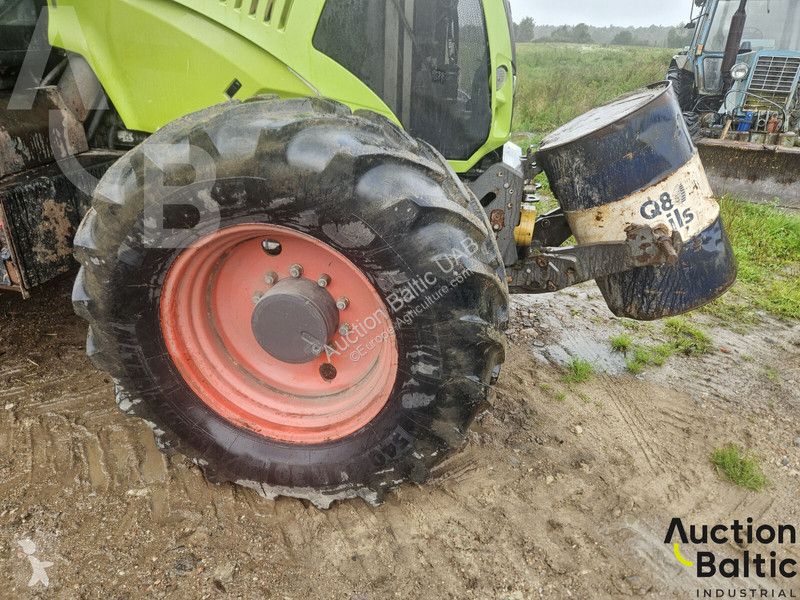 Claas Axion 830 tractor