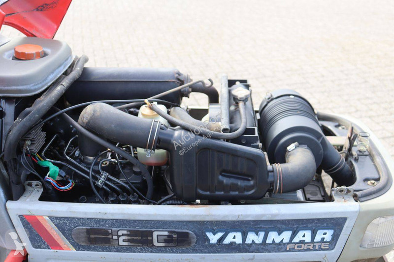 Tractor agrícola Yanmar F220D