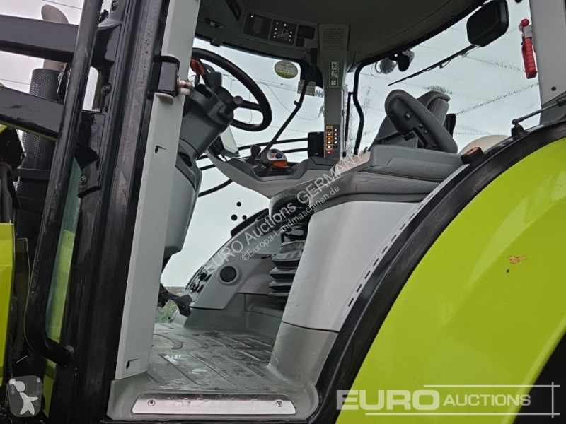 Tracteur agricole Claas Axion 870 CMATIC