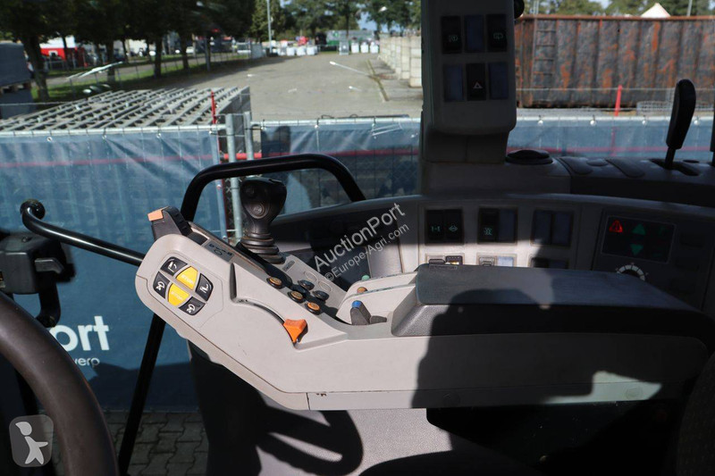 Zemědělský traktor Claas Arion 620
