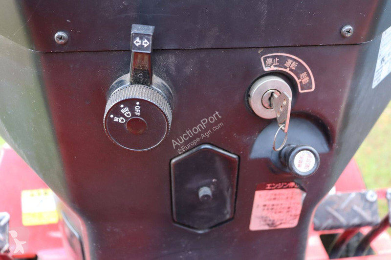Zemědělský traktor Mitsubishi MT15F