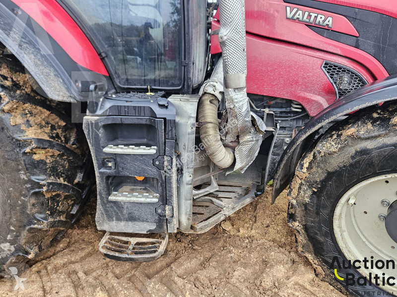 Tractor Valtra T 174 E