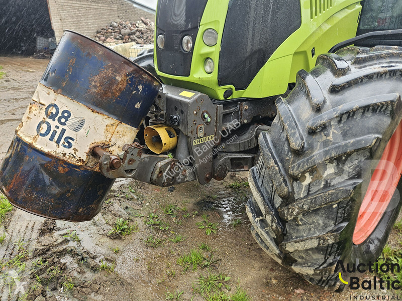 Claas Axion 830 tractor