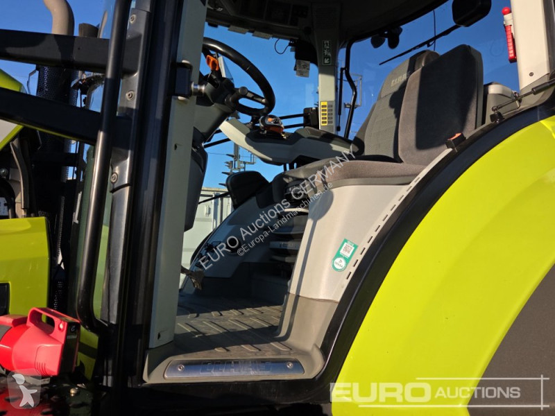 Tracteur agricole Claas Axion 810 CMATIC