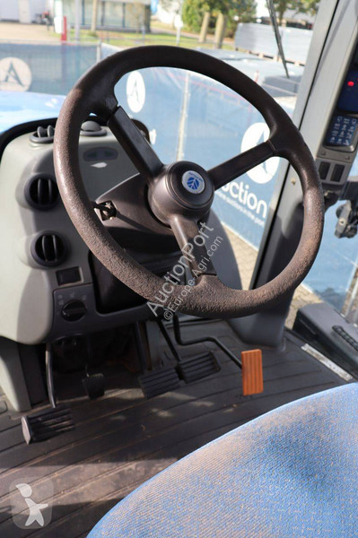 Zemědělský traktor New Holland T8020