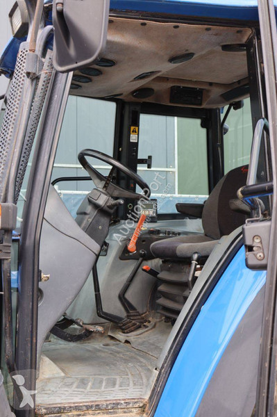 Tracteur agricole New Holland TL90
