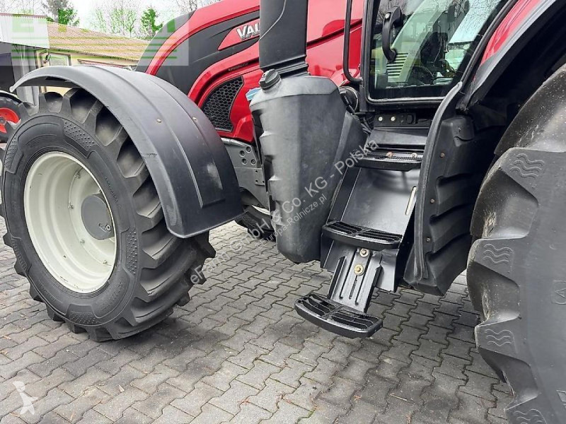 Valtra  t234 versu tractor